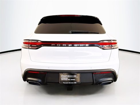 Certified 2024 Porsche Macan image 10