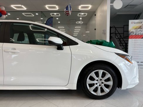 Used 2023 Toyota Corolla LE image 9