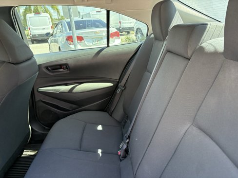 Used 2022 Toyota Corolla LE image 17