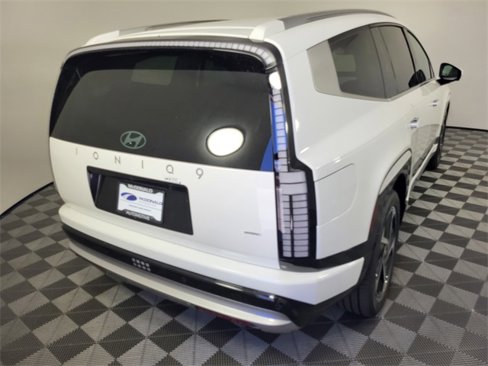 New 2026 Hyundai Ioniq 9 SE image 5