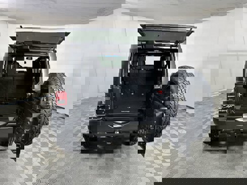Used 2017 Jeep Wrangler Unlimited Sahara w/ Connectivity Group image 63