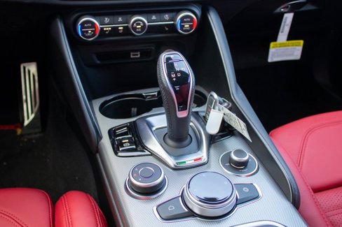 New 2025 Alfa Romeo Giulia AWD image 21