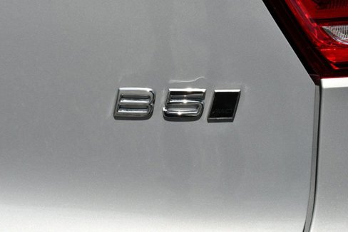 Used 2025 Volvo XC40 B5 Core image 36