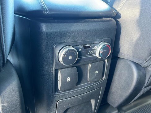 Used 2022 Ford Explorer XLT image 36