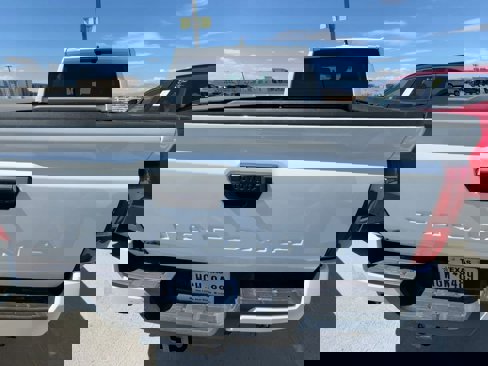 Used 2025 Toyota Tacoma TRD Off-Road image 5