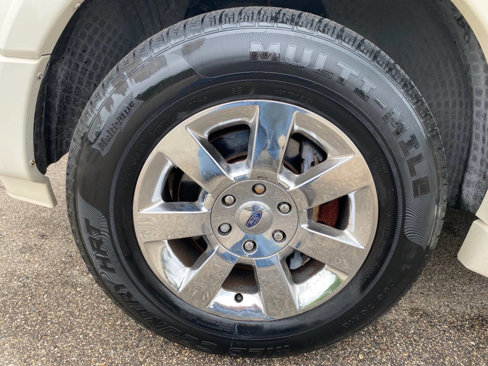 Used 2007 Ford Expedition EL Limited image 21