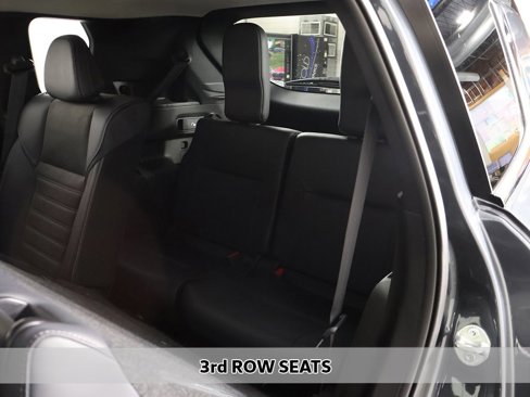 New 2025 Mitsubishi Outlander SE image 8
