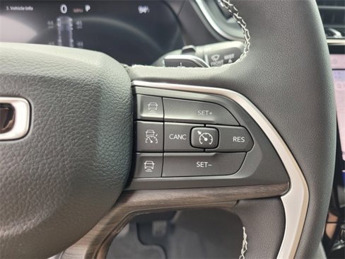 New 2025 Jeep Grand Cherokee Limited image 31
