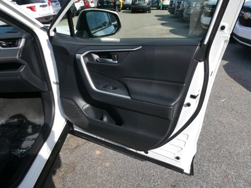 Used 2019 Toyota RAV4 XLE Premium image 26