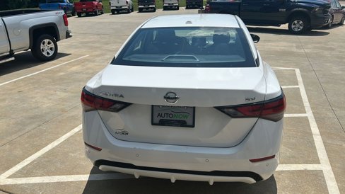 Used 2022 Nissan Sentra SV image 6