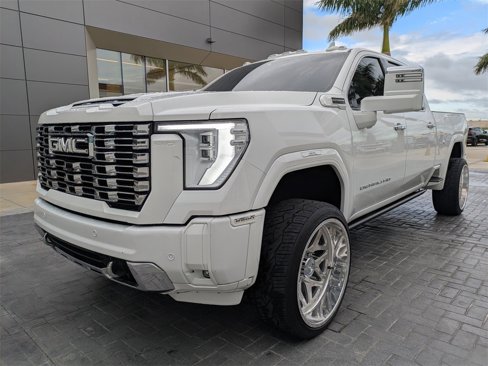 Used 2024 GMC Sierra 2500 Denali Ultimate image 9