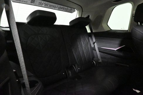 Used 2025 BMW X7 xDrive40i w/ Premium Package image 38