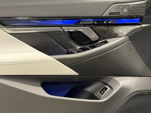 New 2026 BMW M5 w/ Executive Package image 17