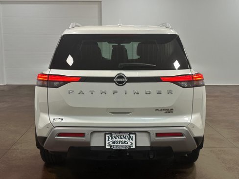 Used 2024 Nissan Pathfinder Platinum image 29