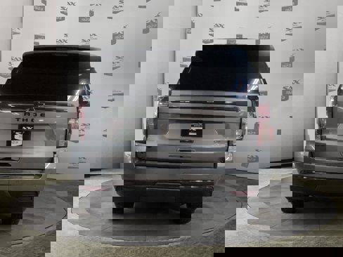 Used 2021 Chevrolet Tahoe Z71 w/ Z71 Signature Package image 4