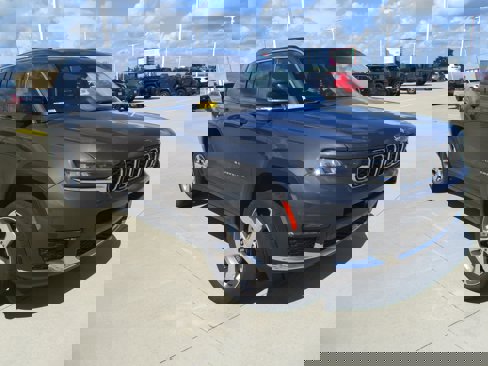 Used 2022 Jeep Grand Cherokee L Limited image 7