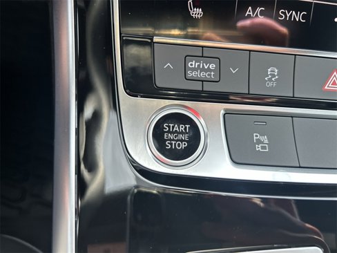 New 2025 Audi Q8 Premium image 25
