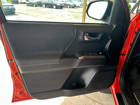 Used 2017 Toyota Tacoma TRD Off-Road image 44