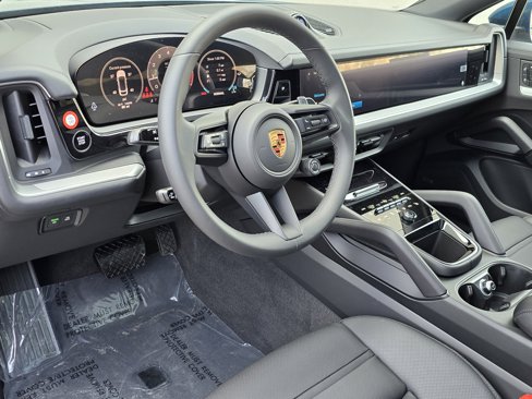 New 2025 Porsche Cayenne Coupe image 4