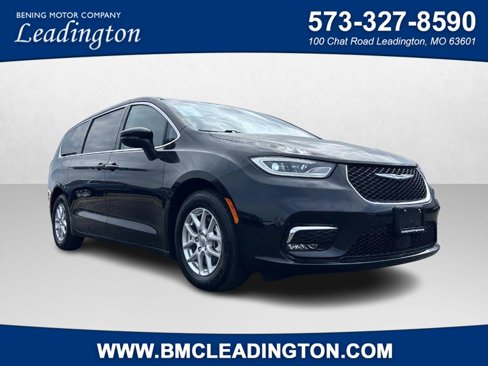 Used 2023 Chrysler Pacifica Touring-L image 1