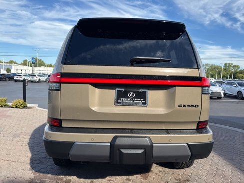 New 2025 Lexus GX 550 image 9