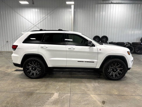 Used 2020 Jeep Grand Cherokee Trailhawk w/ Trailhawk Luxury Group image 2