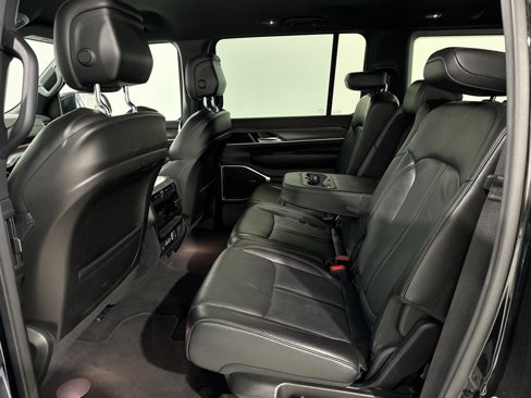 Used 2023 Jeep Wagoneer Series II image 22