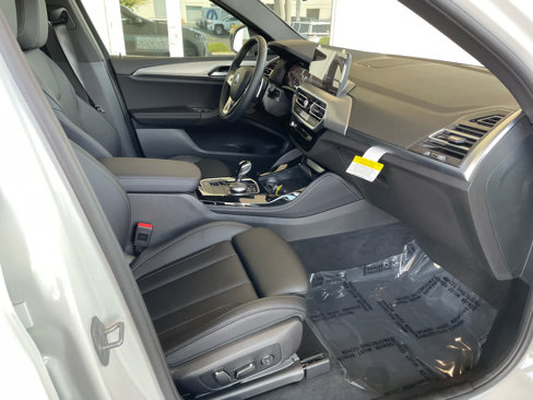New 2025 BMW X4 xDrive30i w/ Premium Package image 10