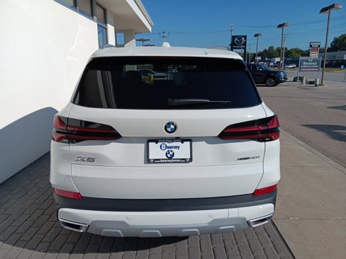 New 2026 BMW X5 xDrive40i w/ Climate Comfort Package image 6