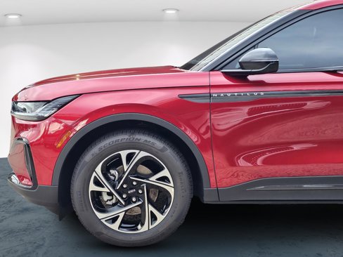 New 2025 Lincoln Nautilus Premier w/ Jet Appearance Package image 9