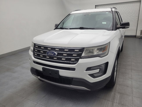 Used 2017 Ford Explorer XLT image 15