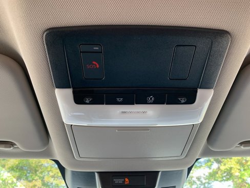 Used 2024 Nissan Rogue SV image 15