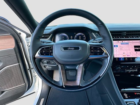 New 2025 Jeep Grand Cherokee Summit image 7