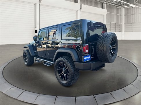 Used 2017 Jeep Wrangler Unlimited Rubicon w/ Connectivity Group image 2