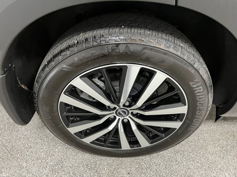 Used 2024 Nissan Pathfinder Platinum image 21