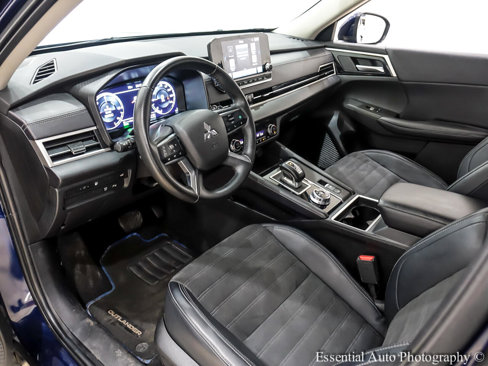 Used 2023 Mitsubishi Outlander SE image 13