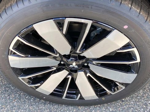 New 2025 Mitsubishi Outlander AWD image 6