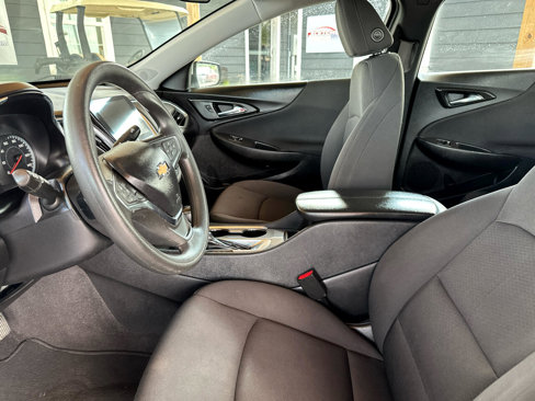 Used 2020 Chevrolet Malibu LT image 24