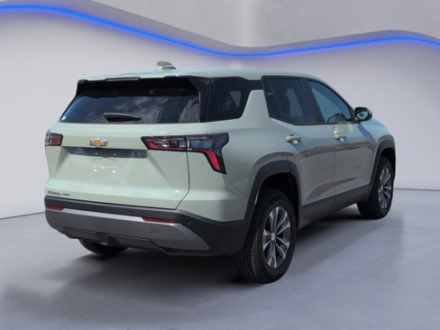 New 2026 Chevrolet Equinox LT image 3