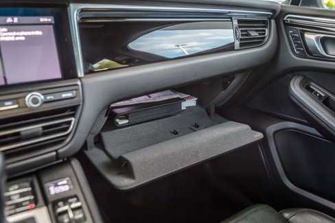 Used 2021 Porsche Macan image 32