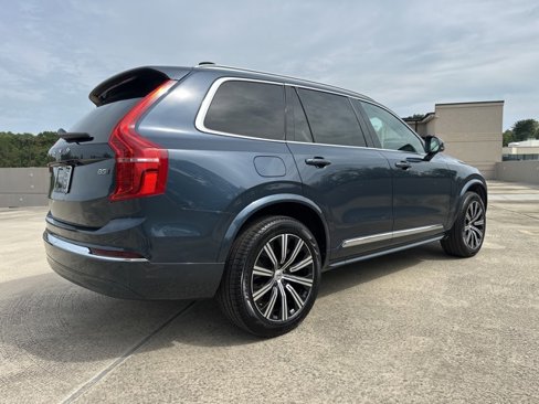 Certified 2025 Volvo XC90 B5 Core image 9