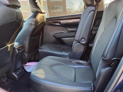 Used 2022 Toyota Highlander Limited image 30