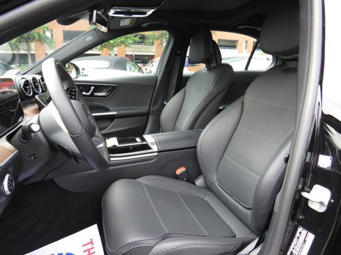 Used 2025 Mercedes-Benz C 300 4MATIC Sedan image 18