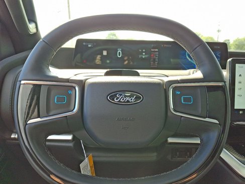 New 2025 Ford Expedition Platinum w/ Stealth Appearance Package image 14