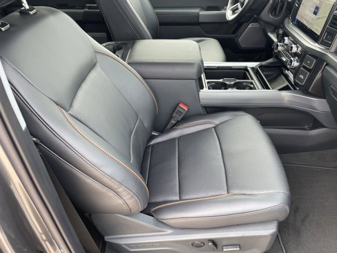 New 2025 Ford F250 Lariat w/ Chrome Package image 33