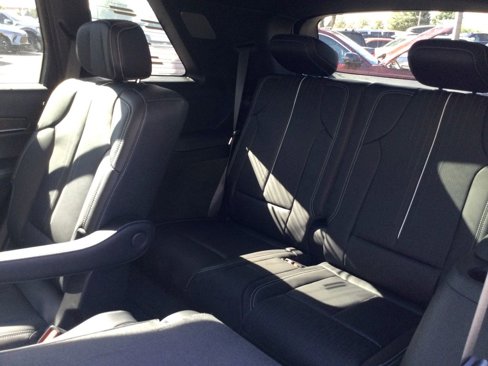 New 2026 Cadillac Vistiq Luxury image 11