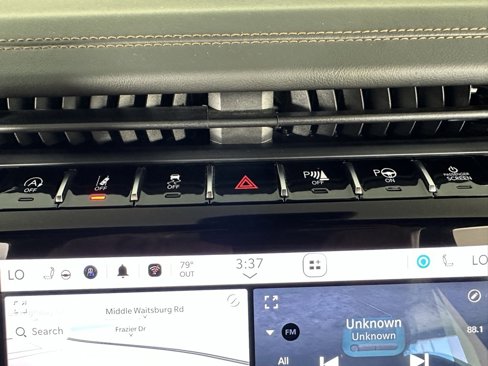 Used 2024 Jeep Grand Cherokee Summit image 8