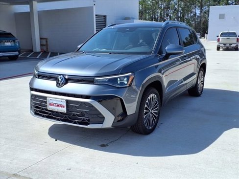 New 2025 Volkswagen Taos SE image 2