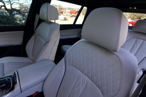 Used 2023 BMW X7 xDrive40i w/ M Sport Package image 22