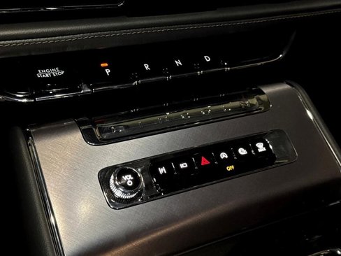 Certified 2025 Lincoln Aviator AWD image 22